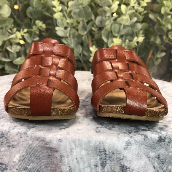 Wonder Nation Boys (Toddler) 6M Lt. Brown Velcro Sandals☀️Brand NEW Condition☀️ - Picture 2 of 9